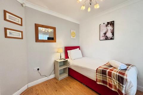 undefined, Redgrave Close, York