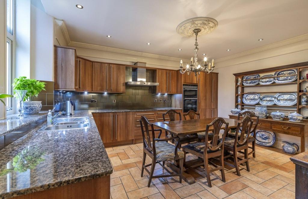 9a Dining Kitchen