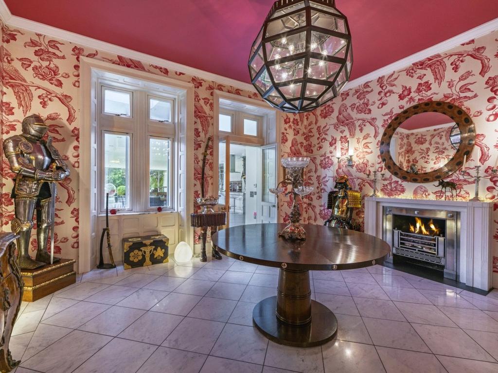 Canon/Dining Room