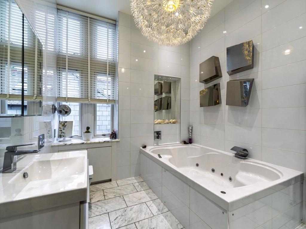 En Suite Bathroom