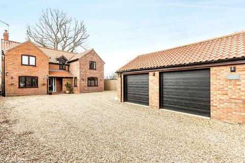 5 bedroom detached house for sale, Beautifully Extended Detached Home in Saham Toney