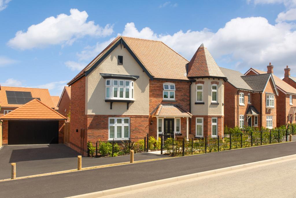 4 bedroom detached house for sale
