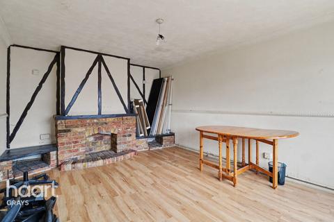 undefined, Russell Road, Tilbury