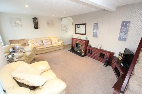 3 bedroom semi-detached house for sale, St Ives Road, Wigston LE18