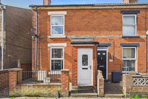 2 bedroom end of terrace house for sale, Barrington Road, Colchester