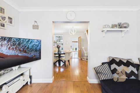 2 bedroom end of terrace house for sale, Barrington Road, Colchester