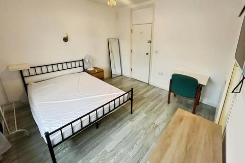 undefined, The Causeway, Staines-Upon-Thames