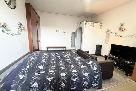 undefined, LEEDS LS6