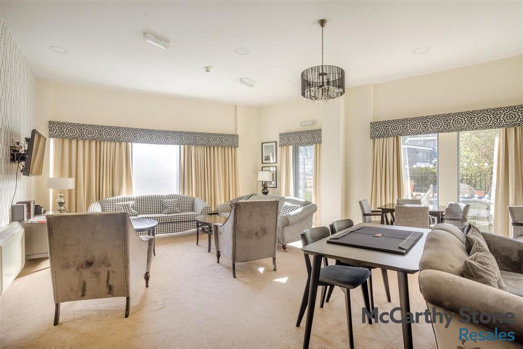 8682737-interior14.jpg