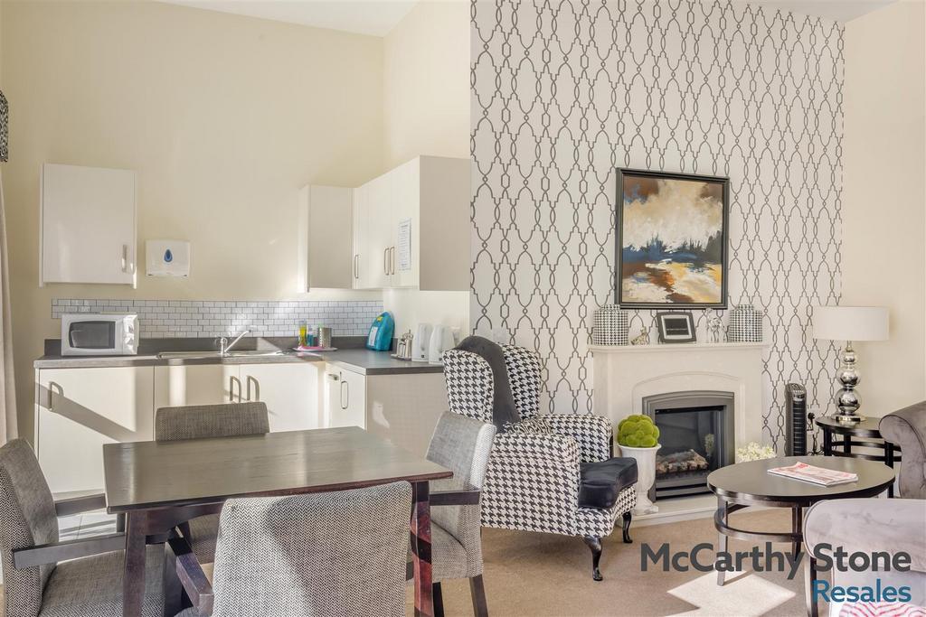 8682737-interior15.jpg