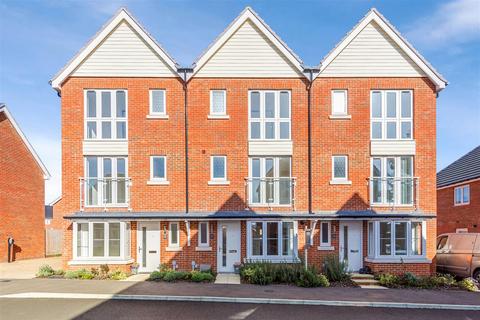 4 Limestone Road, Chichester