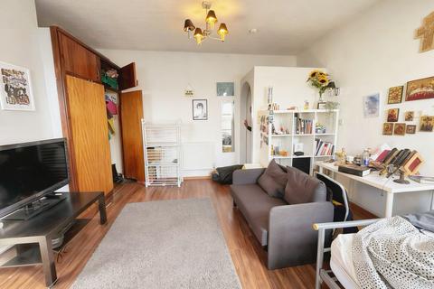 undefined, LEEDS LS6