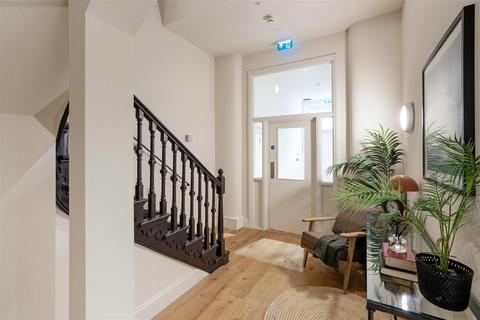 undefined, Contemporary apartment in Upper Clevedon