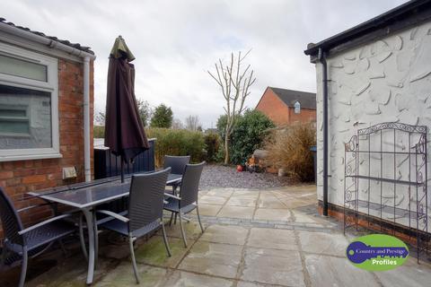 3 bedroom terraced house for sale, Albert Road, Hinckley
