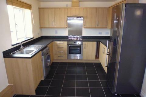 2 bedroom apartment to rent, WILLEN PARK - A prime 2 bedroom top floor apartment with en-suite