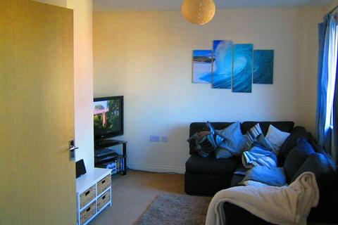 2 bedroom apartment to rent, WILLEN PARK - A prime 2 bedroom top floor apartment with en-suite