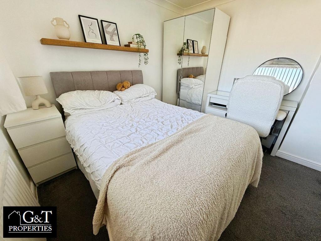 Second bedroom