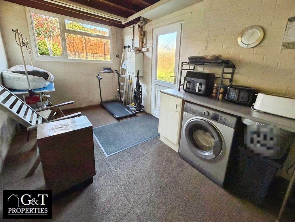 Garage / utility