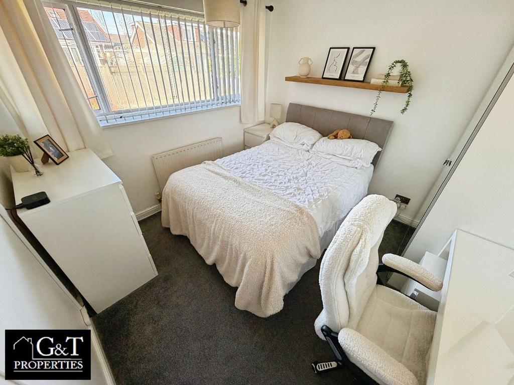 Second bedroom