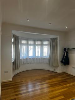 2 bedroom apartment to rent, Alexandra Avenue, Harrow HA2