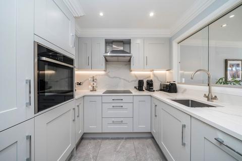 2 bedroom flat for sale, Wapping High Street, London E1W