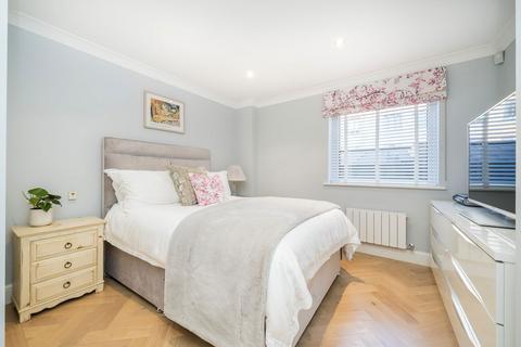 2 bedroom flat for sale, Wapping High Street, London E1W