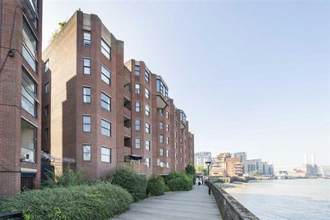 Nine Elms Lane, London SW8