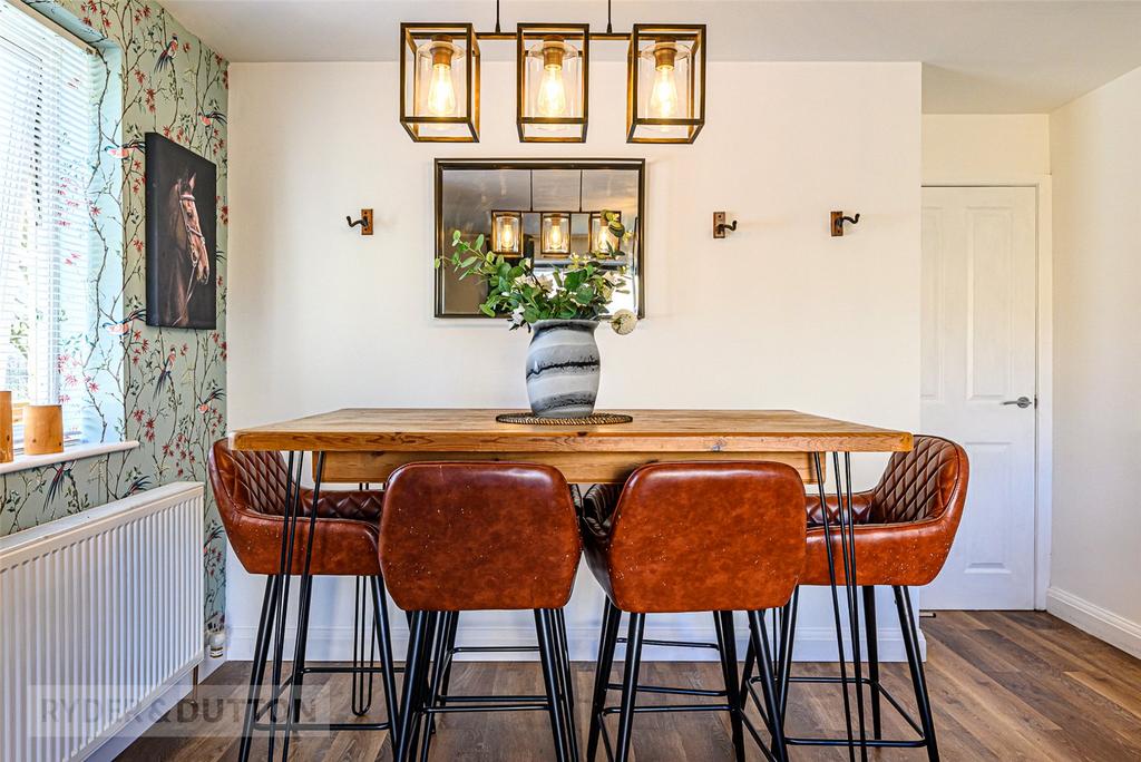 Lounge/Dining Room