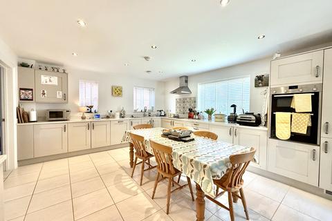 5 bedroom detached house for sale, Minster View, Alderminster CV37
