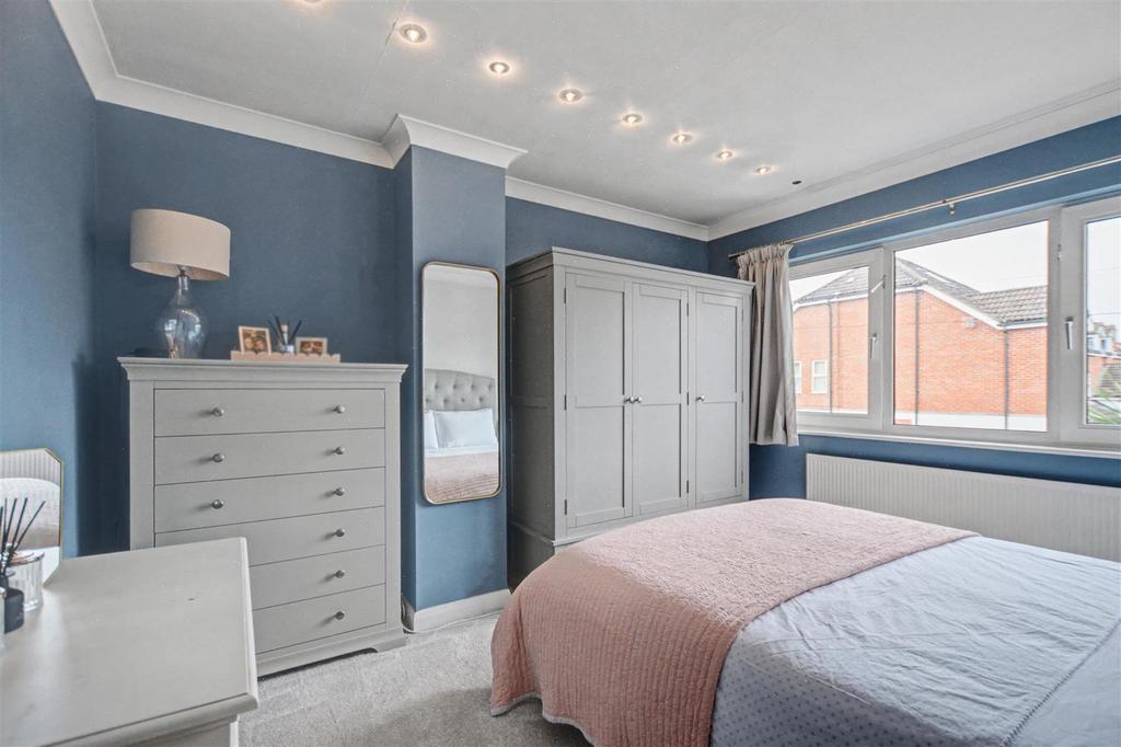 Bedroom 1 1.jpeg