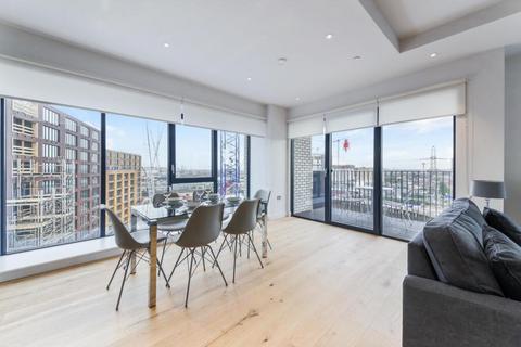 2 bedroom flat to rent, Botanic Square, London E14
