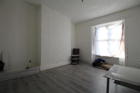 2 bedroom flat for sale, Clara Street, Newcastle Upon Tyne NE4