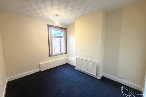 2 bedroom terraced house to rent, Doncaster Road, Rotherham S65