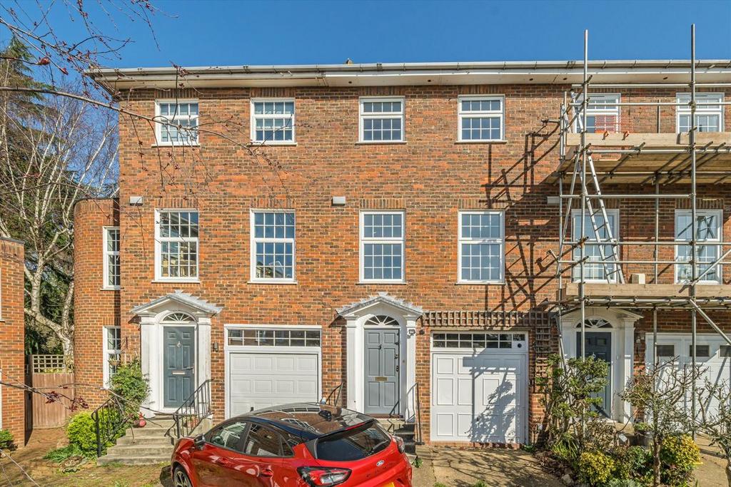 Detached house exterior, garage