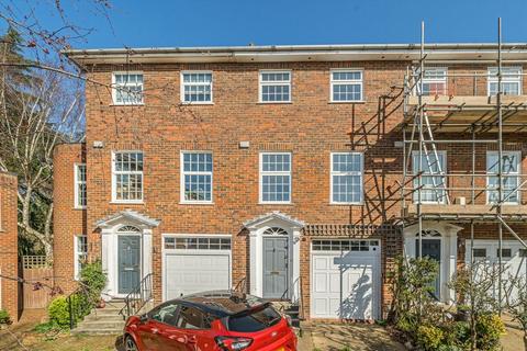 Heatherdale Close, Kingston Upon Thames KT2