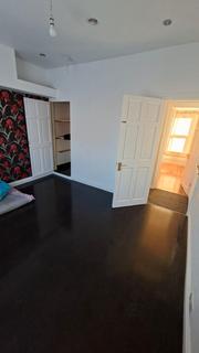 2 bedroom semi-detached house to rent, Luton, LU4