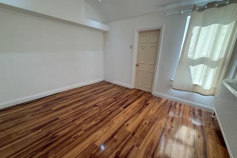 undefined, Luton, LU4