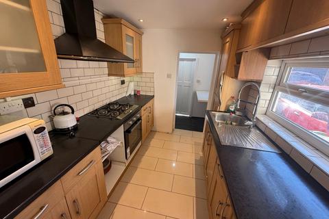 undefined, Luton, LU4
