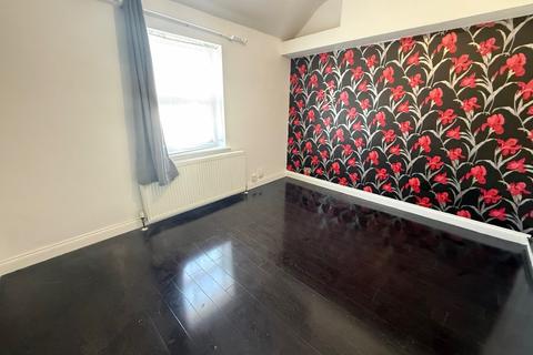 undefined, Luton, LU4