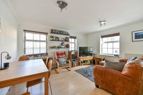 undefined, Twickenham Road, Old Isleworth, Isleworth, TW7