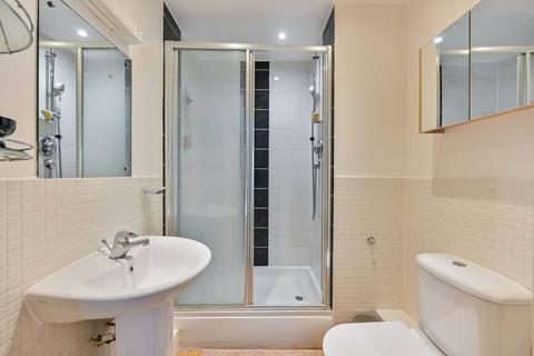 undefined, Twickenham Road, Old Isleworth, Isleworth, TW7