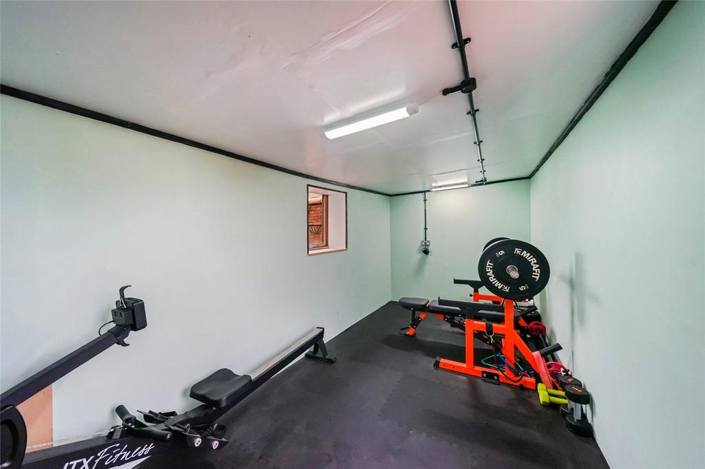 Gym/Garage