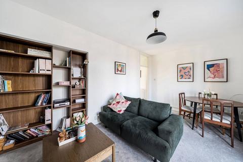 3 bedroom flat to rent, Alexandra Road, St John's Wood, London, NW8