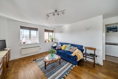 1 bedroom apartment for sale, Station Road, London