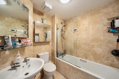 1 bedroom apartment for sale, Station Road, London