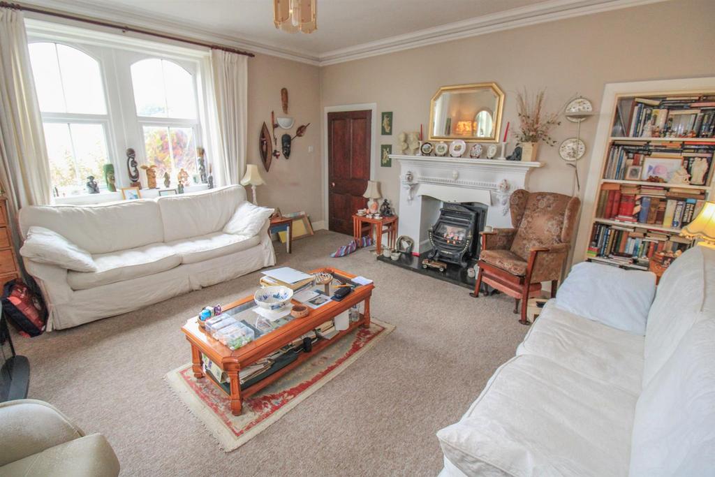 Formal lounge