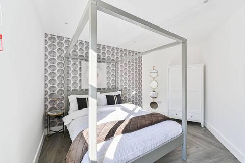 2 bedroom flat for sale, The Wharf Collection, London SW11