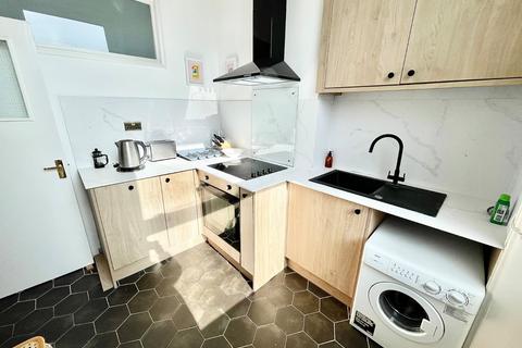 1 bedroom terraced house to rent, 5 Sea View Terrace, Margate, Kent, CT9
