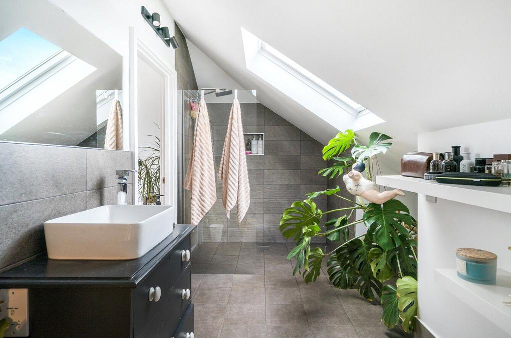 Bedroom 1 En-Suite