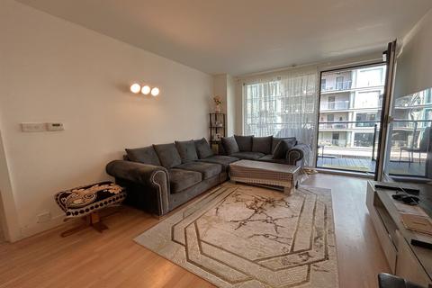 2 bedroom apartment to rent, Vantage Building, Station Approach, UB3